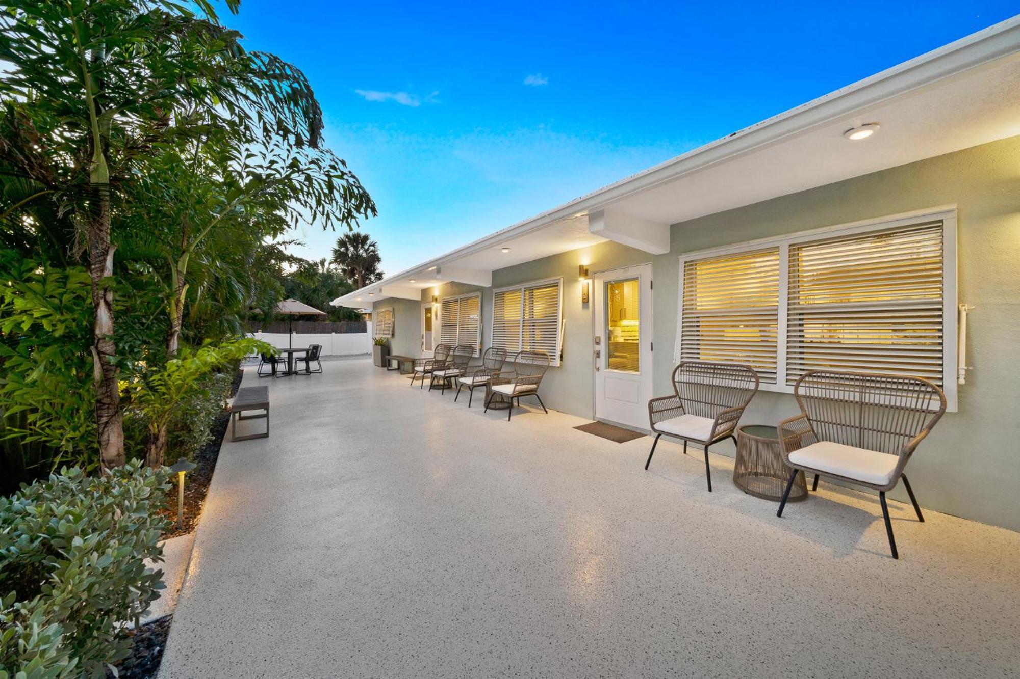 Boutique Vacation Rental Complex At Beach Cocoa Beach Exteriör bild